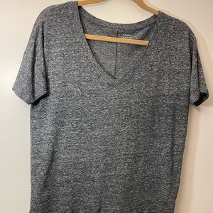 💙 Grey V-neck Tee